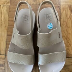 women's waterproof platform sandals